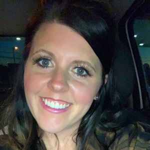 Meet your Posher, Casey